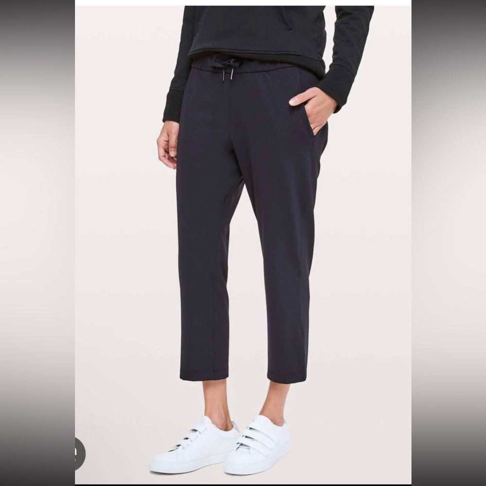 Lululemon Athletica Travel Black wrinkle free Cropped Pants